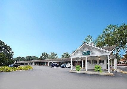 Ambassador Inn Fayetteville Εξωτερικό φωτογραφία