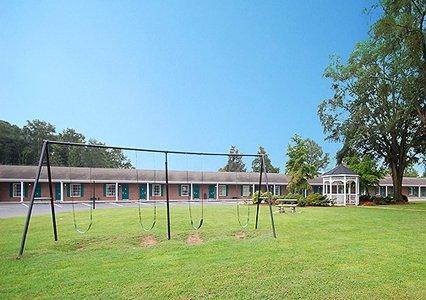 Ambassador Inn Fayetteville Εξωτερικό φωτογραφία