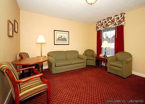 Ambassador Inn Fayetteville Εξωτερικό φωτογραφία